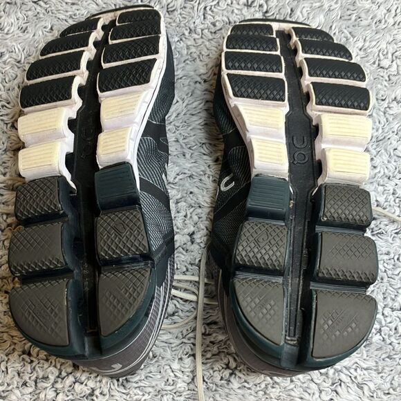 OC 5 9.5 Black & White Athletic Unisex Swiss Engineered Running Shoes - Picture 12 of 14